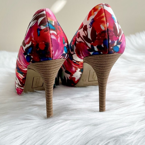 NWOT Christian Siriano Multicolored Floral Heels - Picture 5 of 6